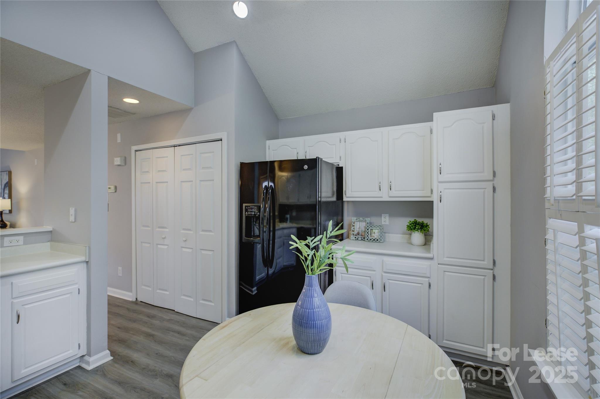 9014 Roseton Lane