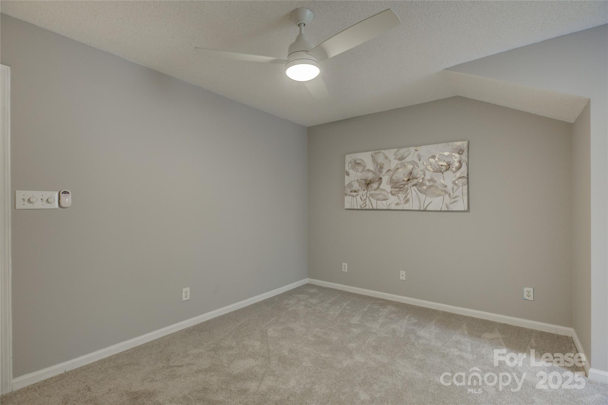9014 Roseton Lane