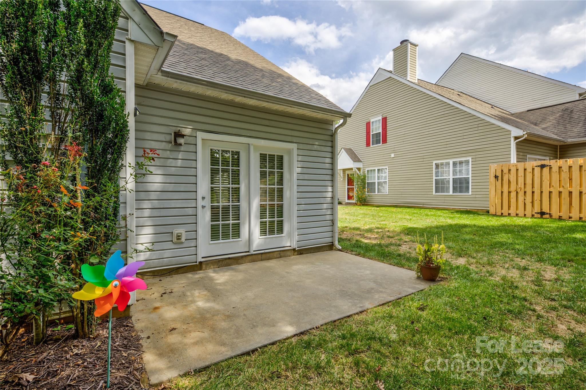 9014 Roseton Lane