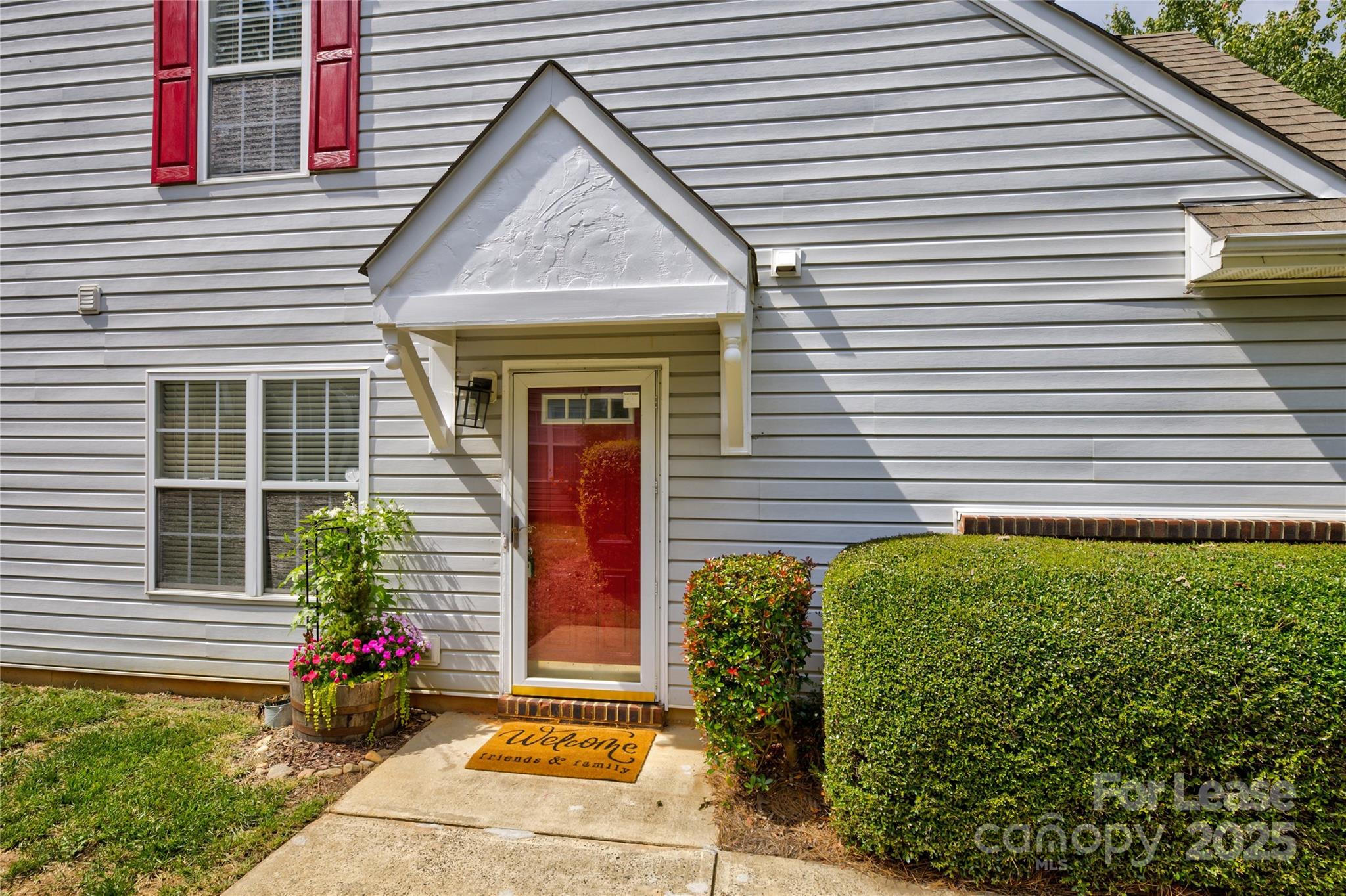 9014 Roseton Lane
