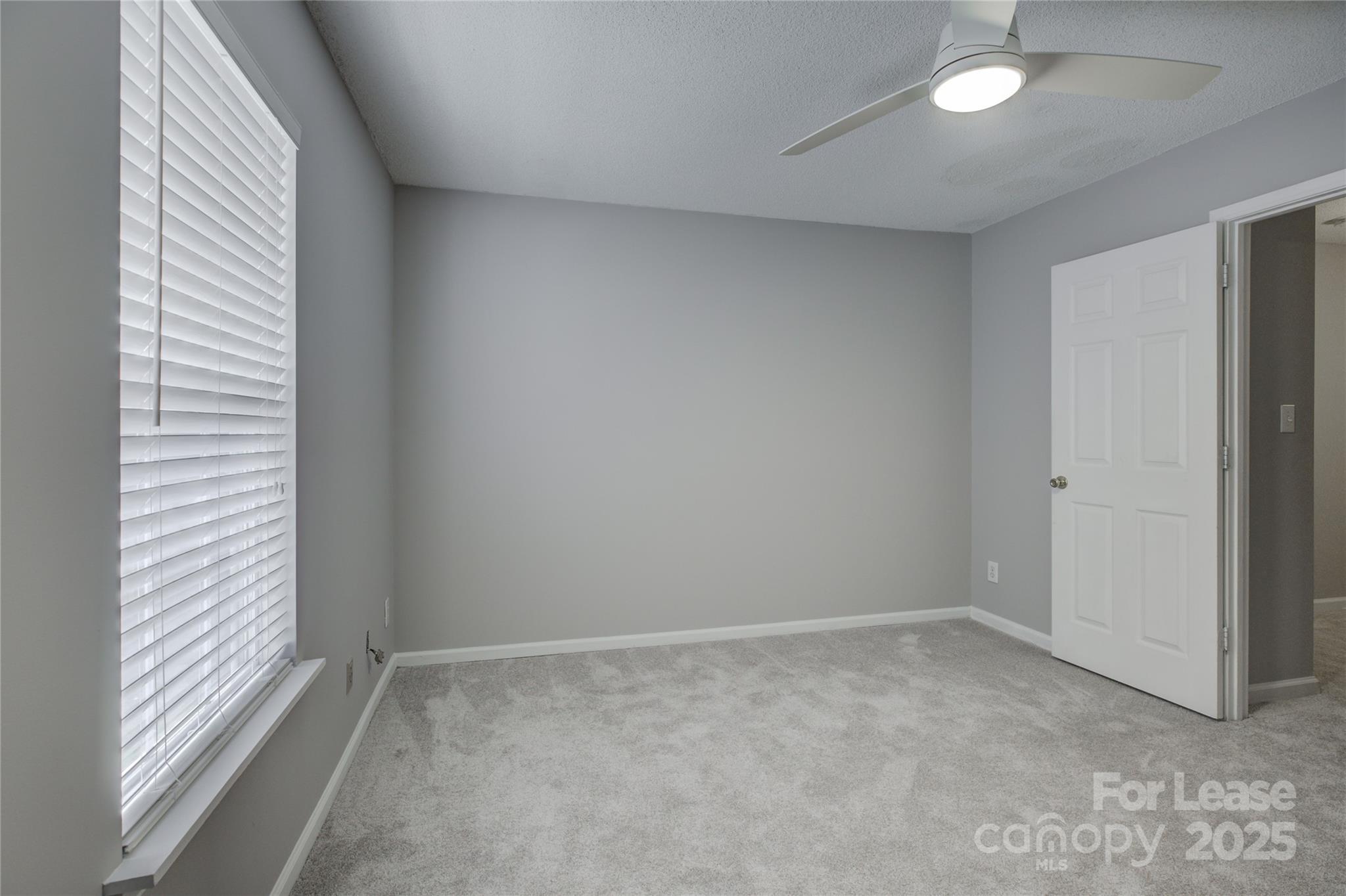 9014 Roseton Lane