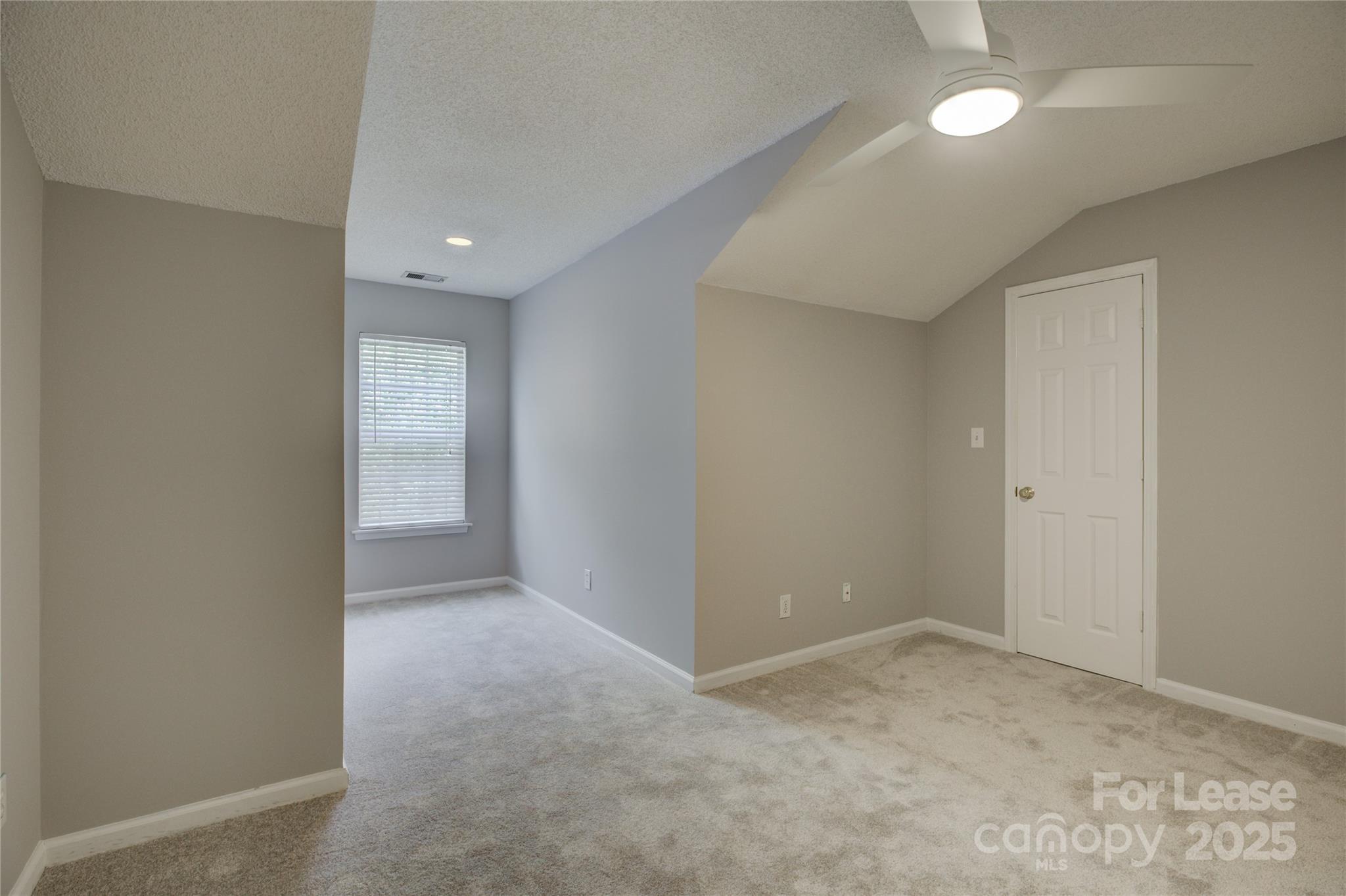 9014 Roseton Lane