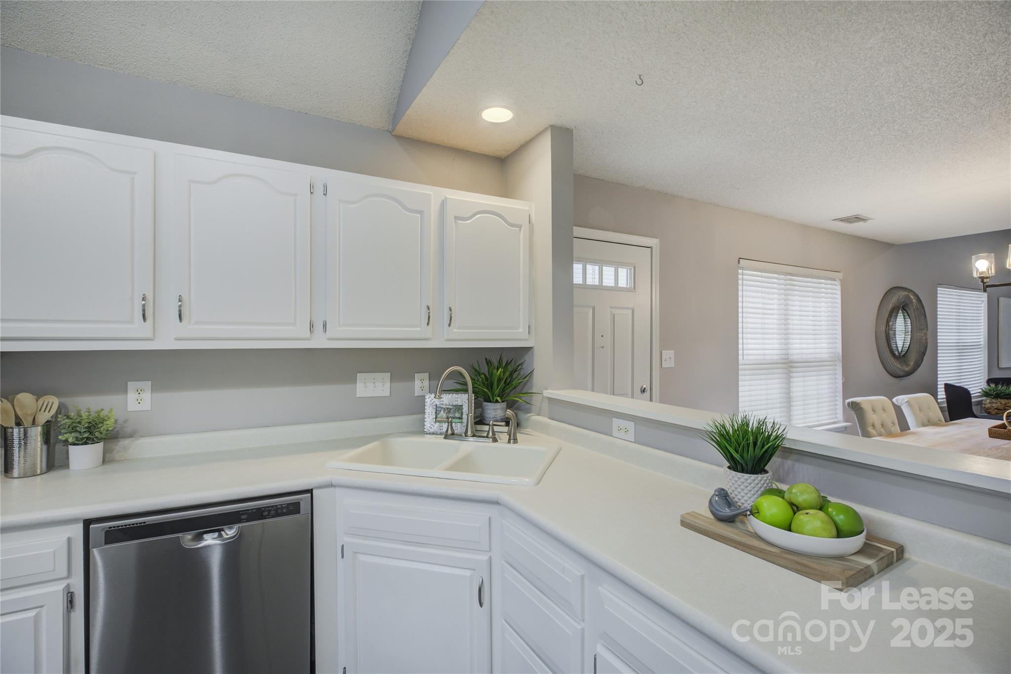 9014 Roseton Lane