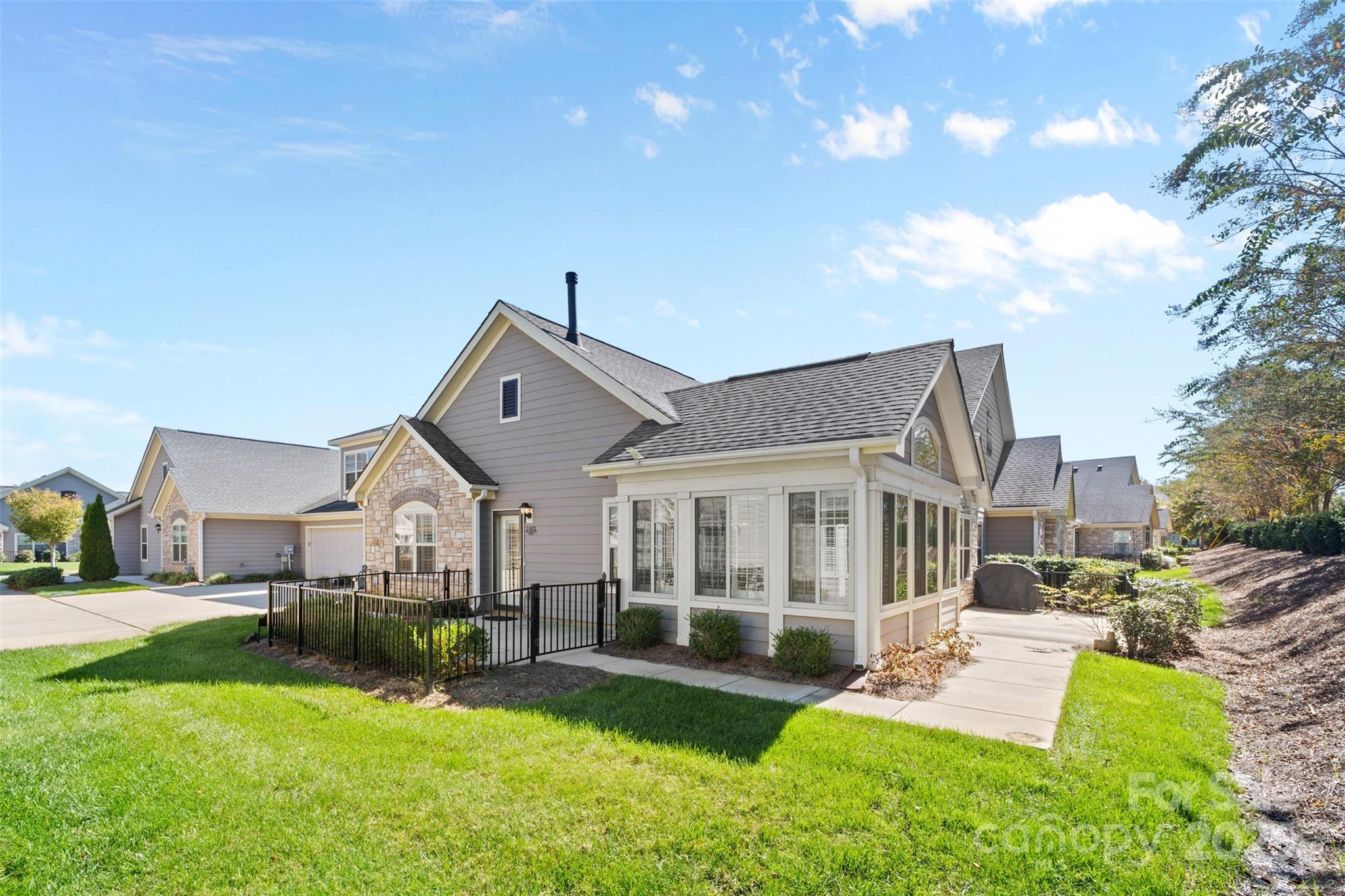 1402 Somersby Circle