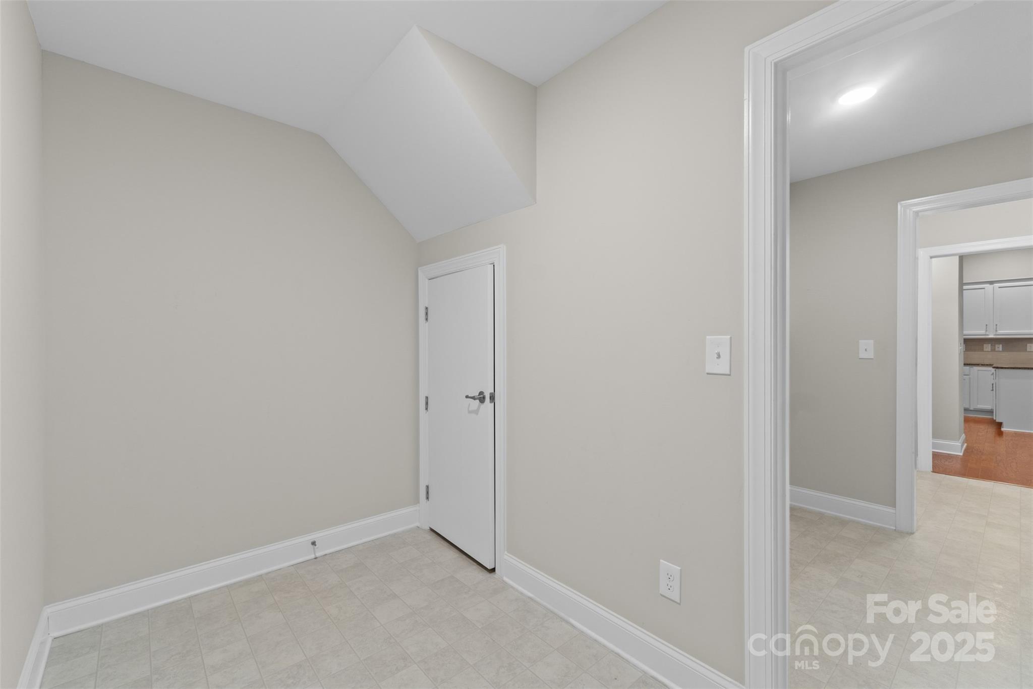 1402 Somersby Circle