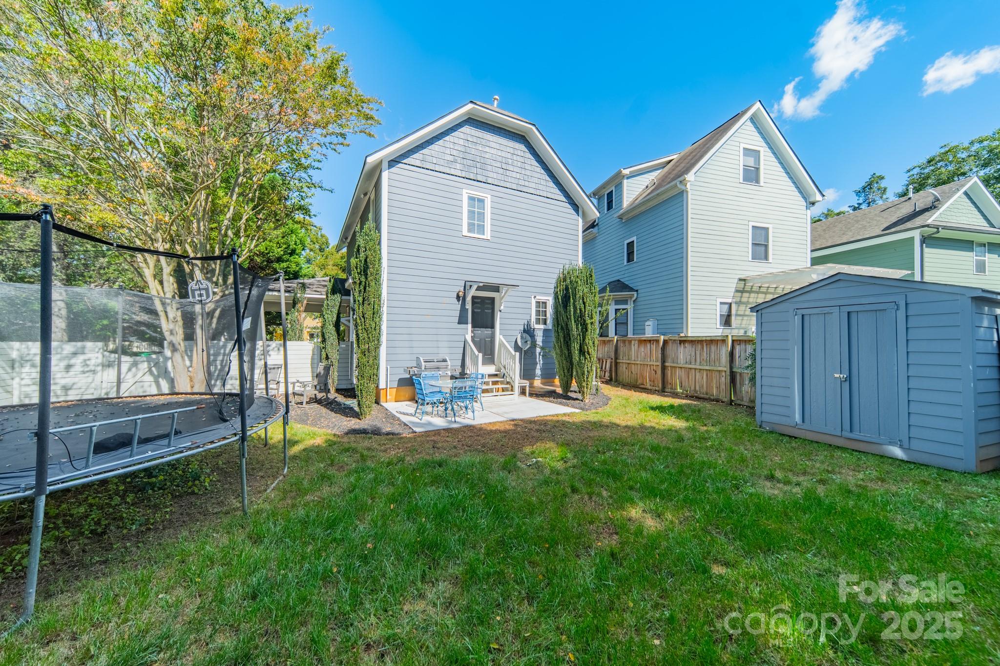 2823 Whiting Avenue
