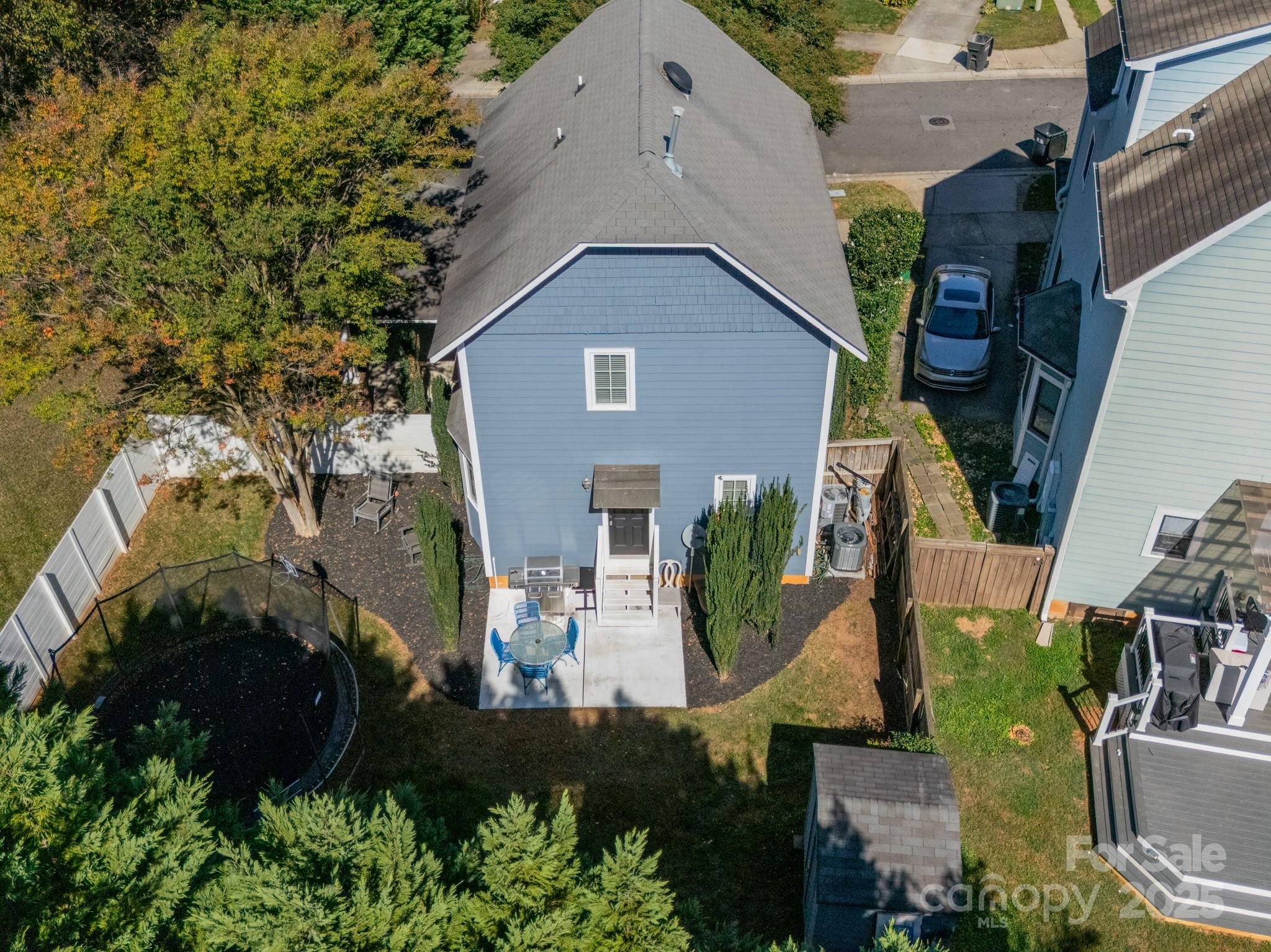 2823 Whiting Avenue