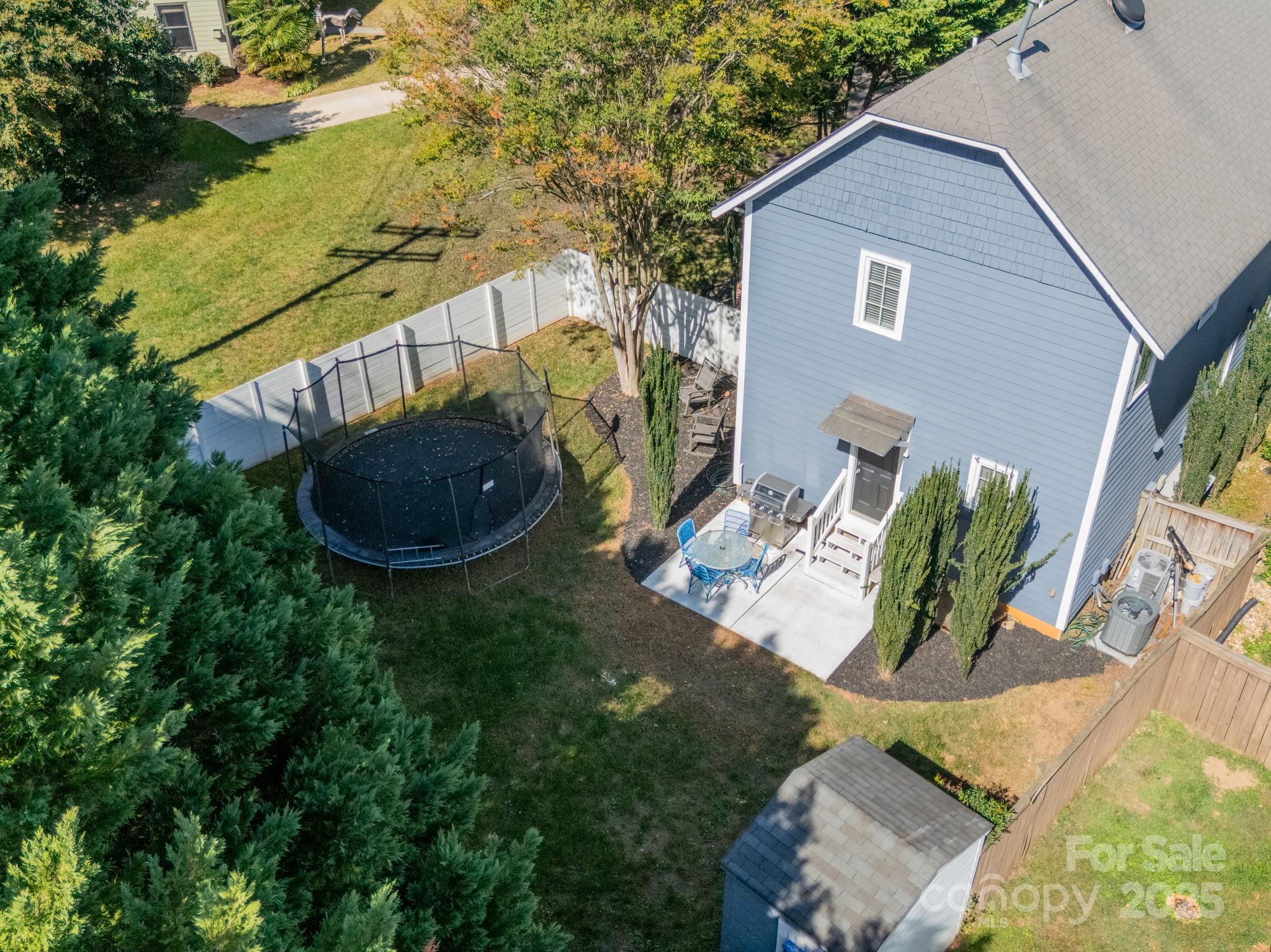 2823 Whiting Avenue