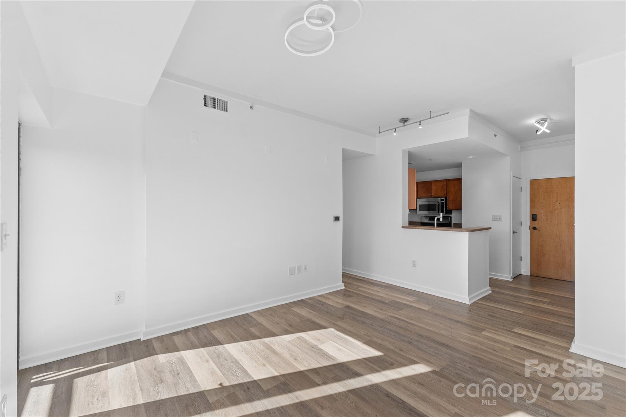 715 N Church Street Unit: 502