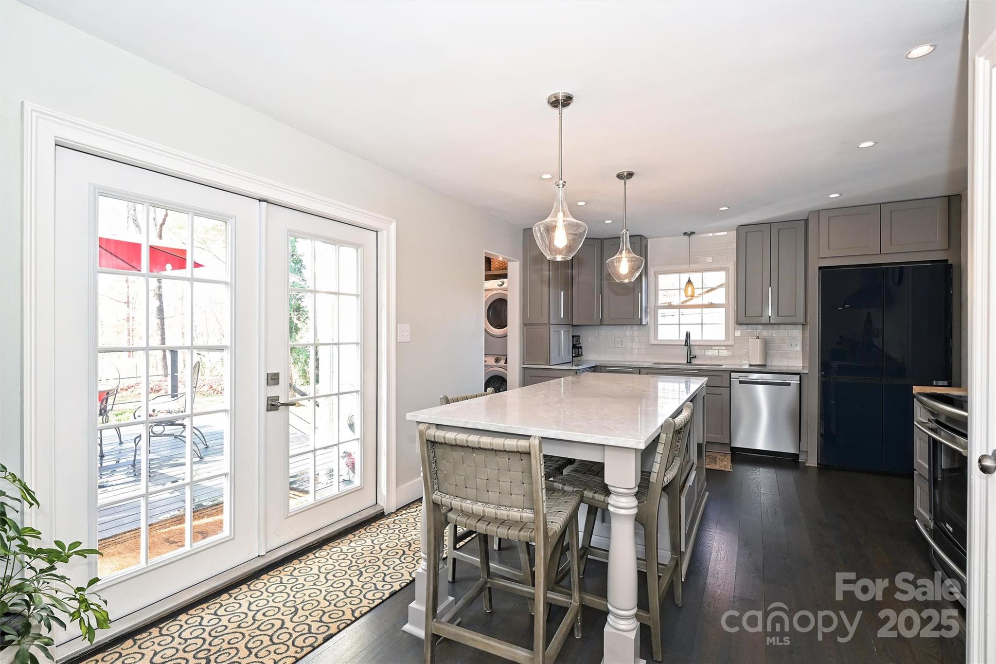 225 Gatewood Lane