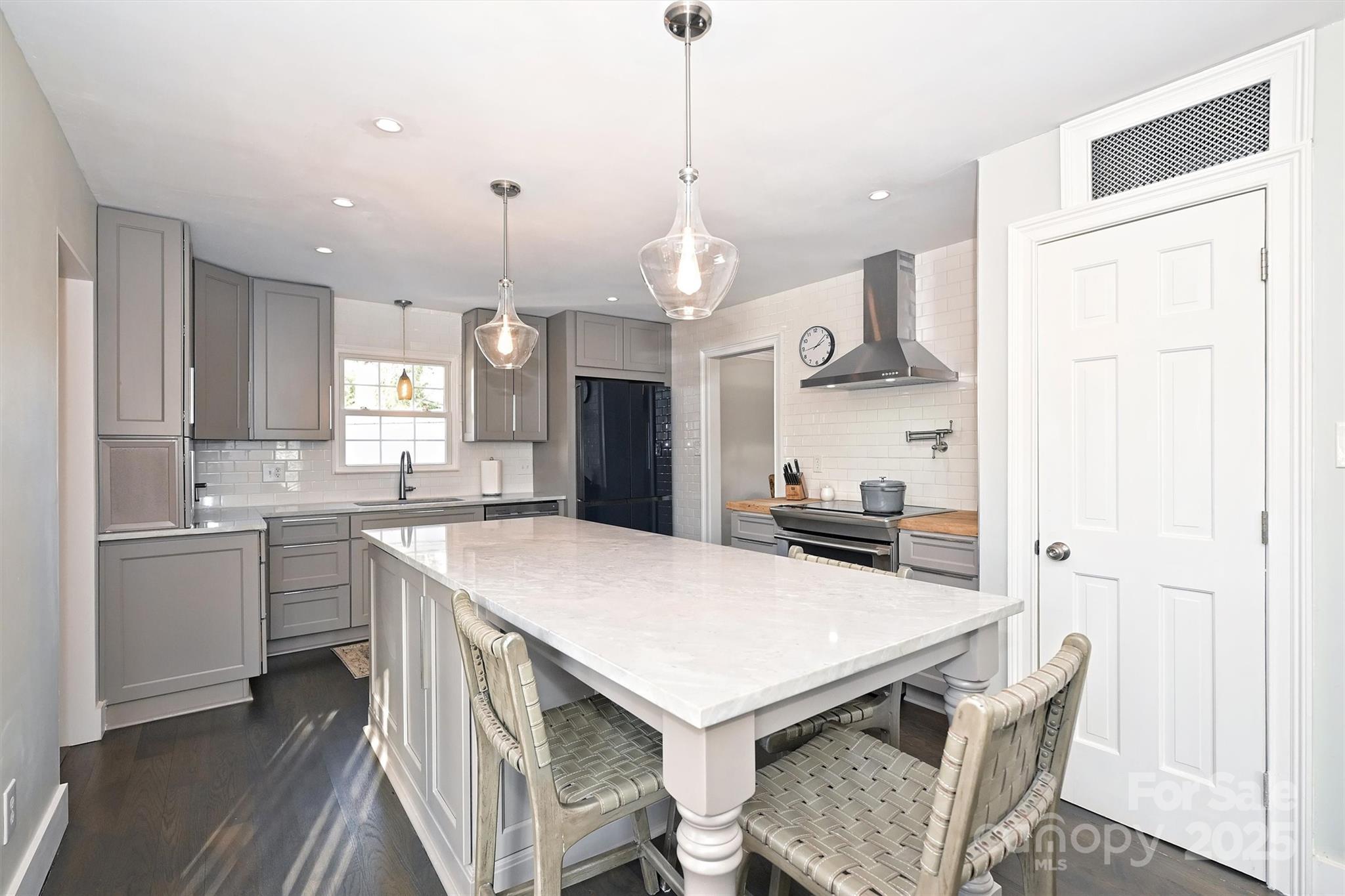 225 Gatewood Lane