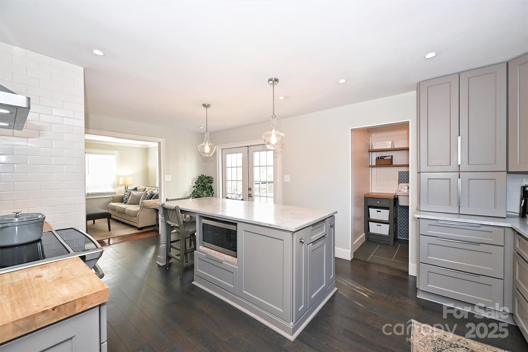 225 Gatewood Lane