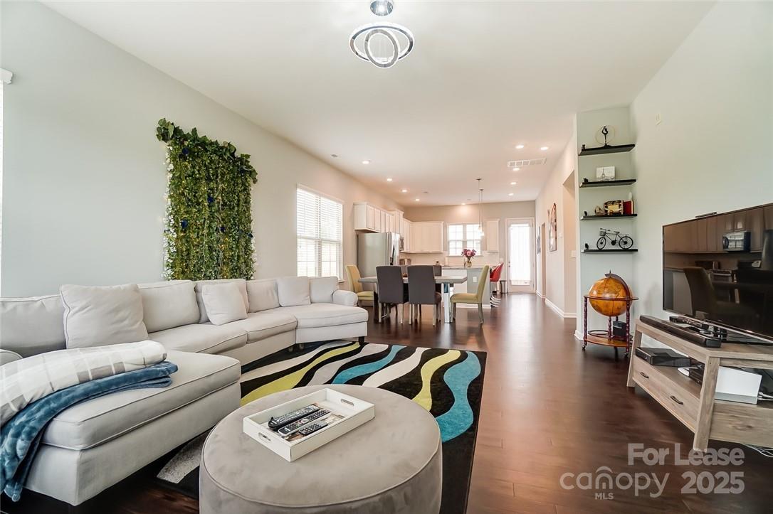 9107 Bluefield Street