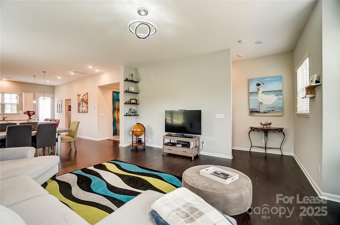 9107 Bluefield Street