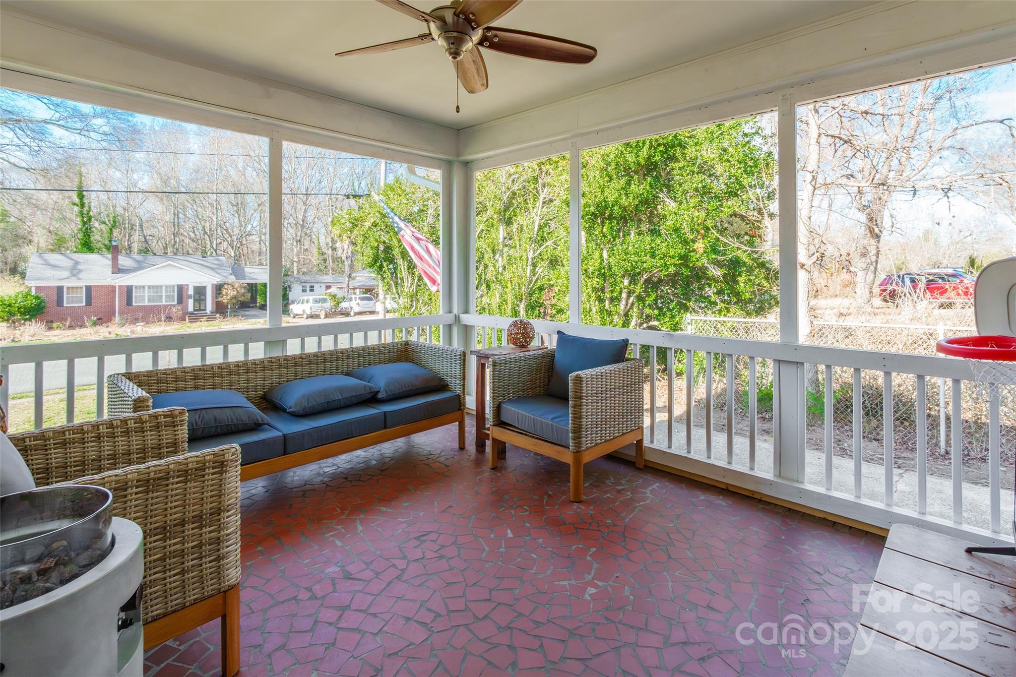 724 Colonial Drive