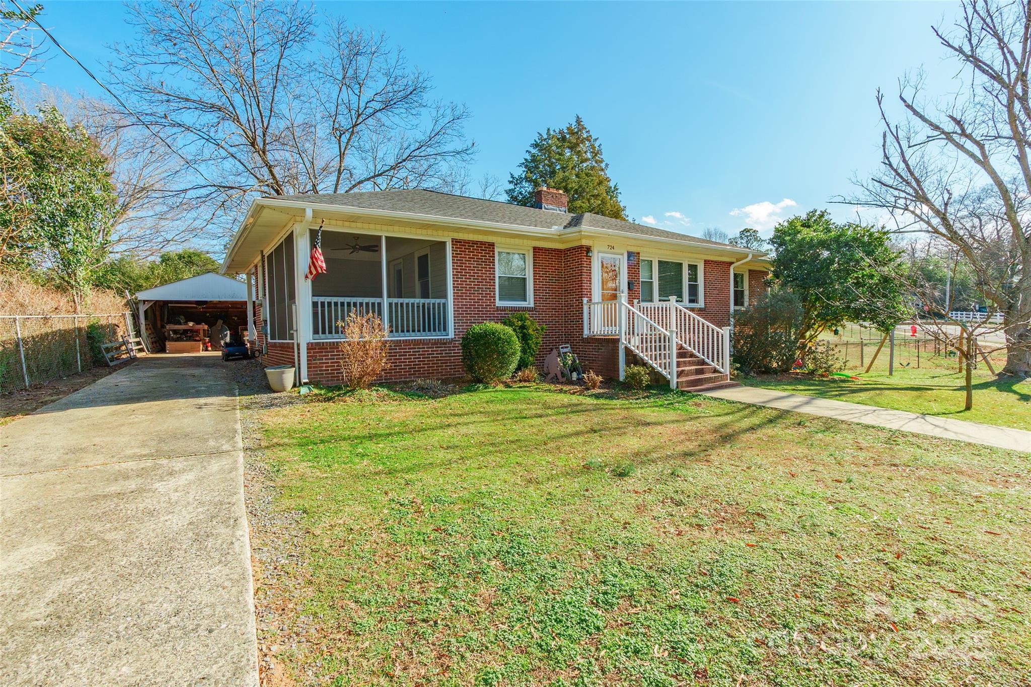 724 Colonial Drive