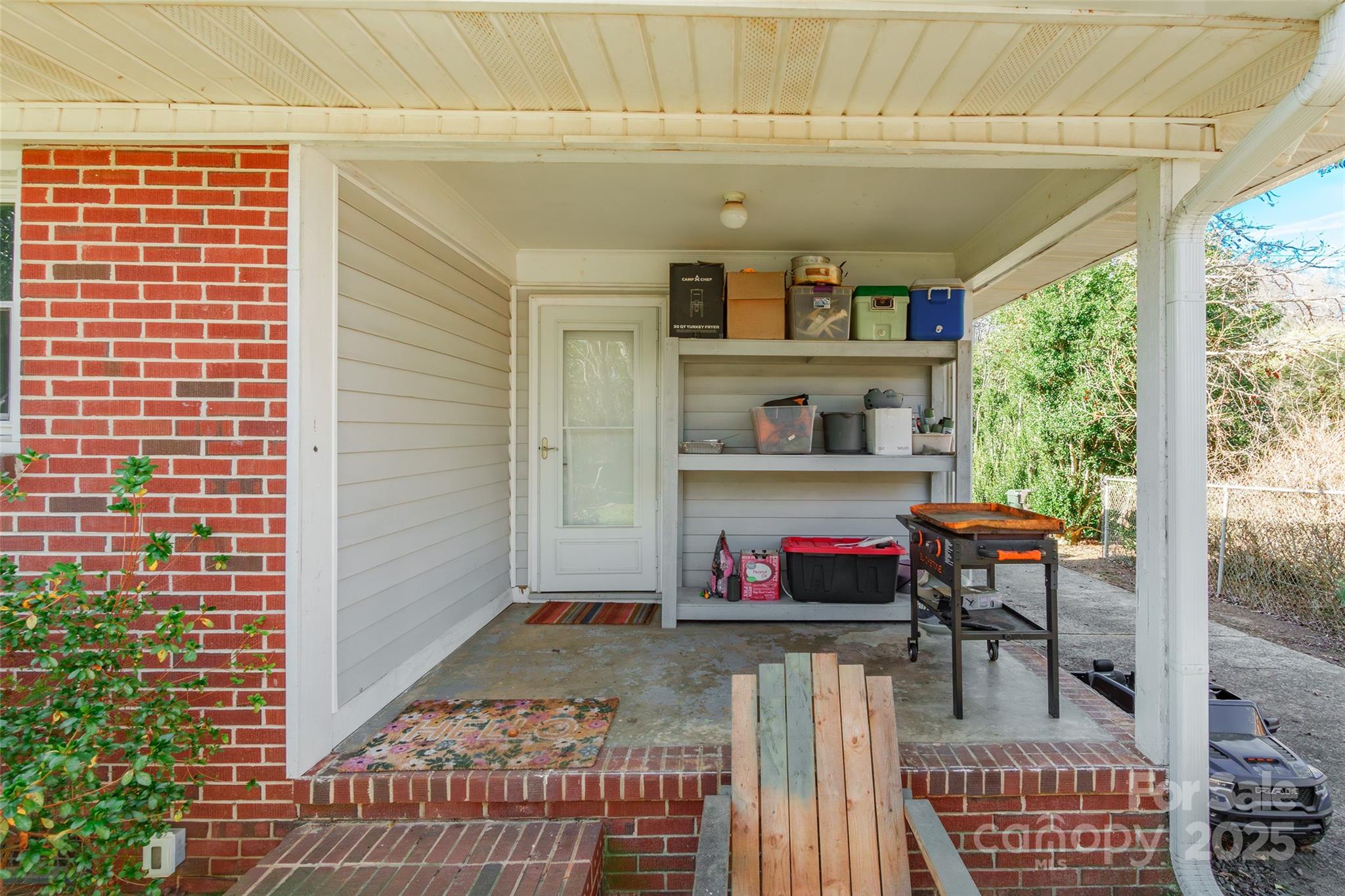 724 Colonial Drive