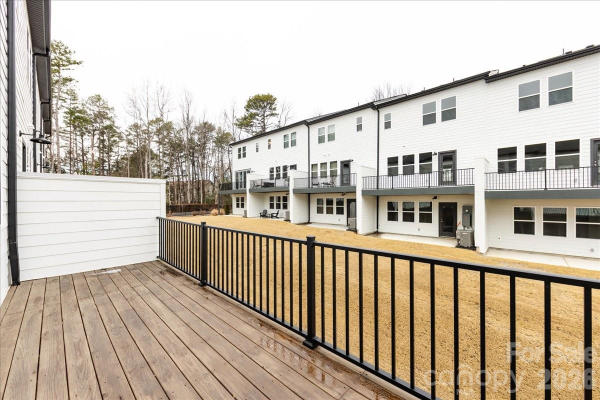 812 Flintside Lane