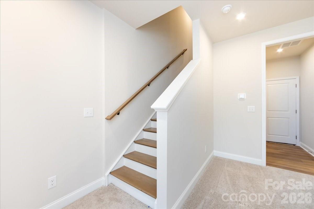 812 Flintside Lane