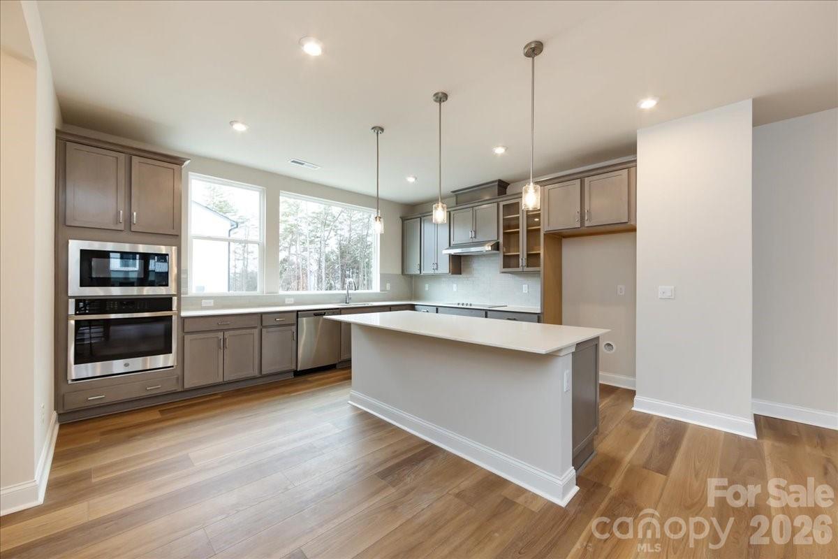 812 Flintside Lane