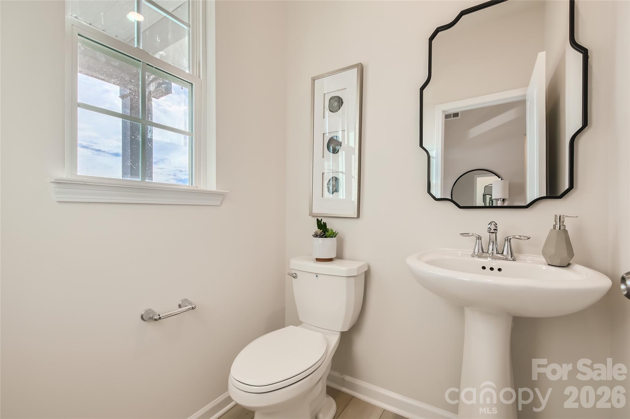 2704 Monument Point Circle