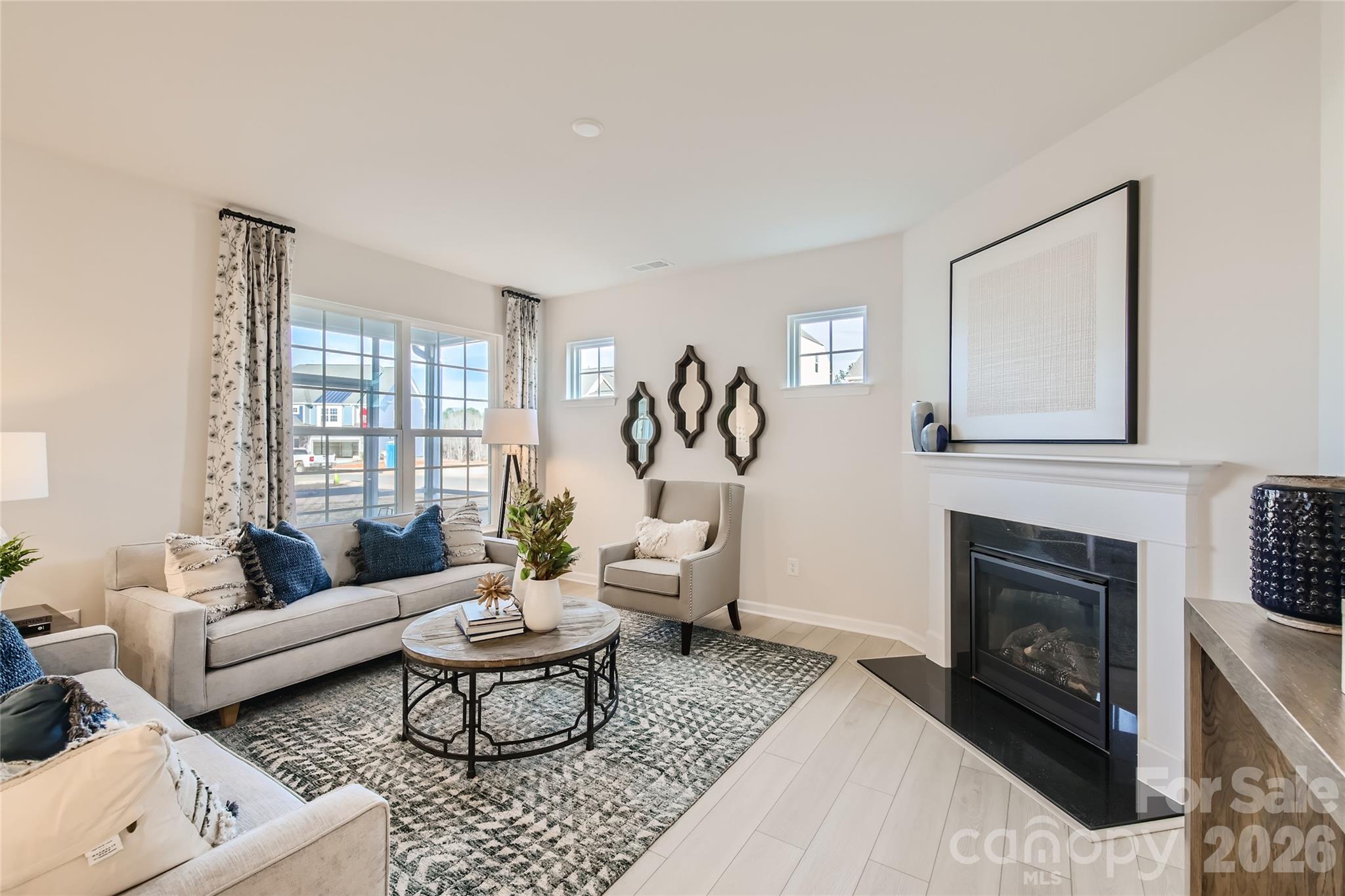 2704 Monument Point Circle