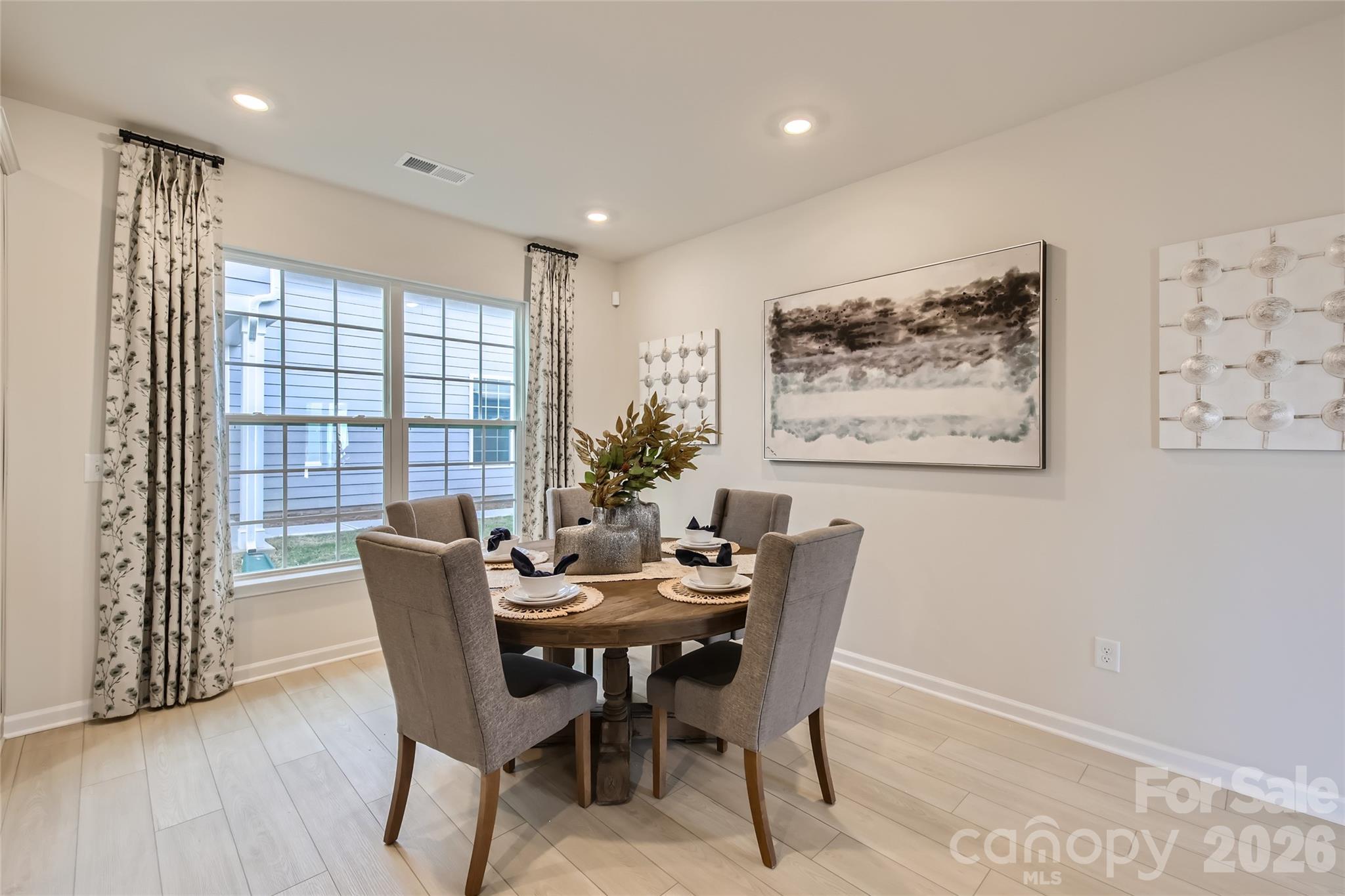 2704 Monument Point Circle