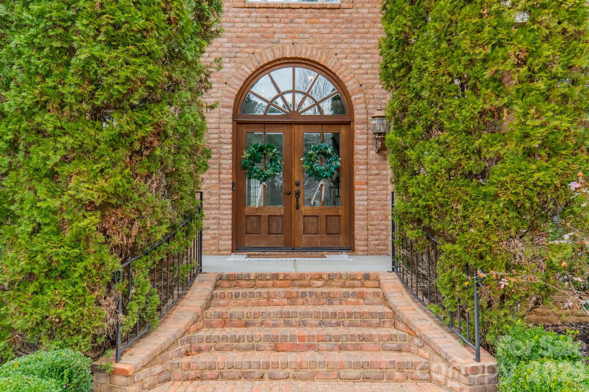 1224 Silver Arrow Court