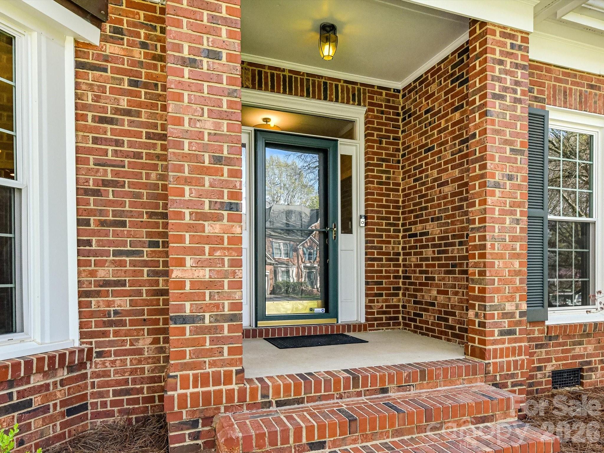 6711 Lyndonville Drive