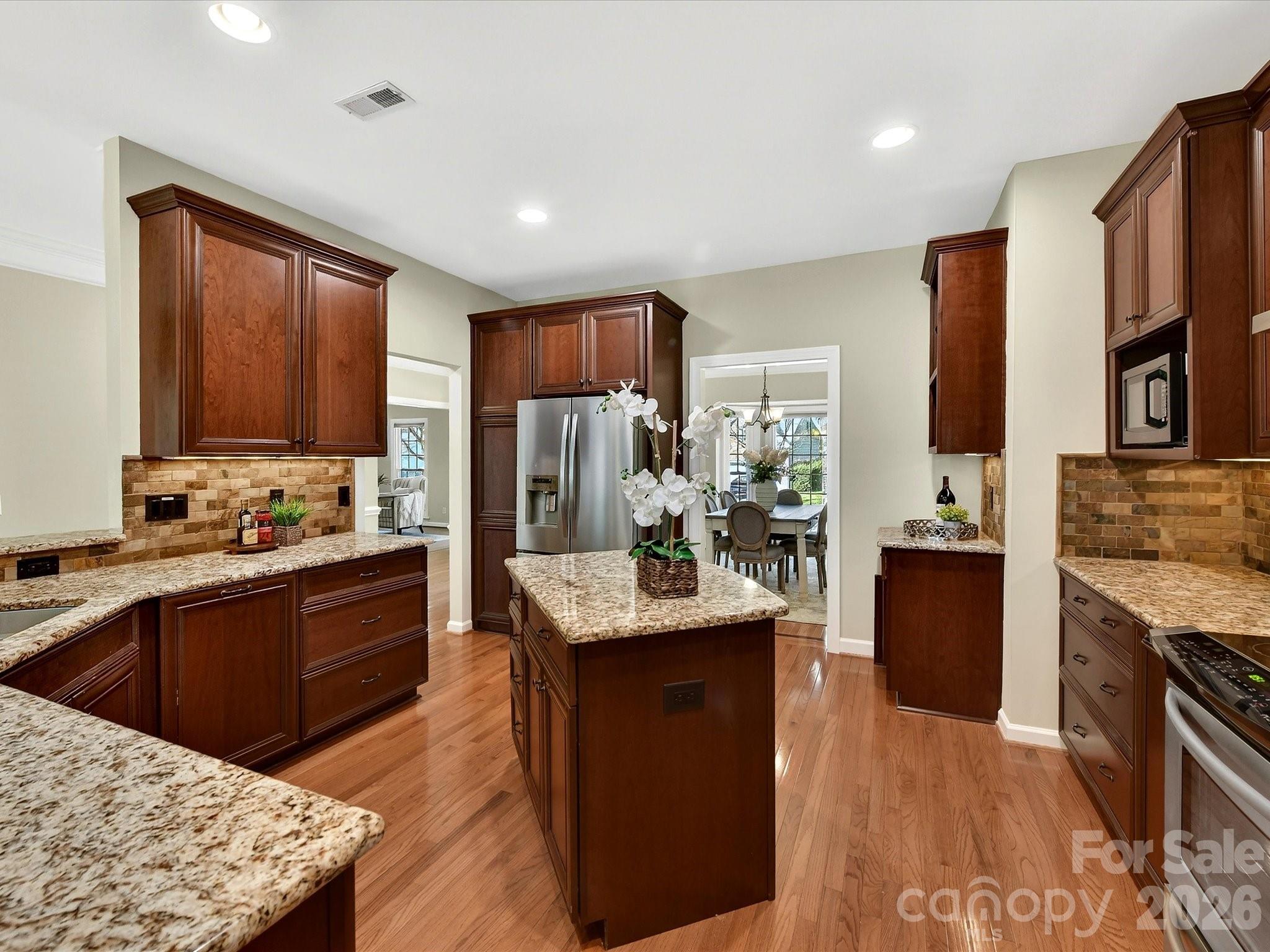 6711 Lyndonville Drive