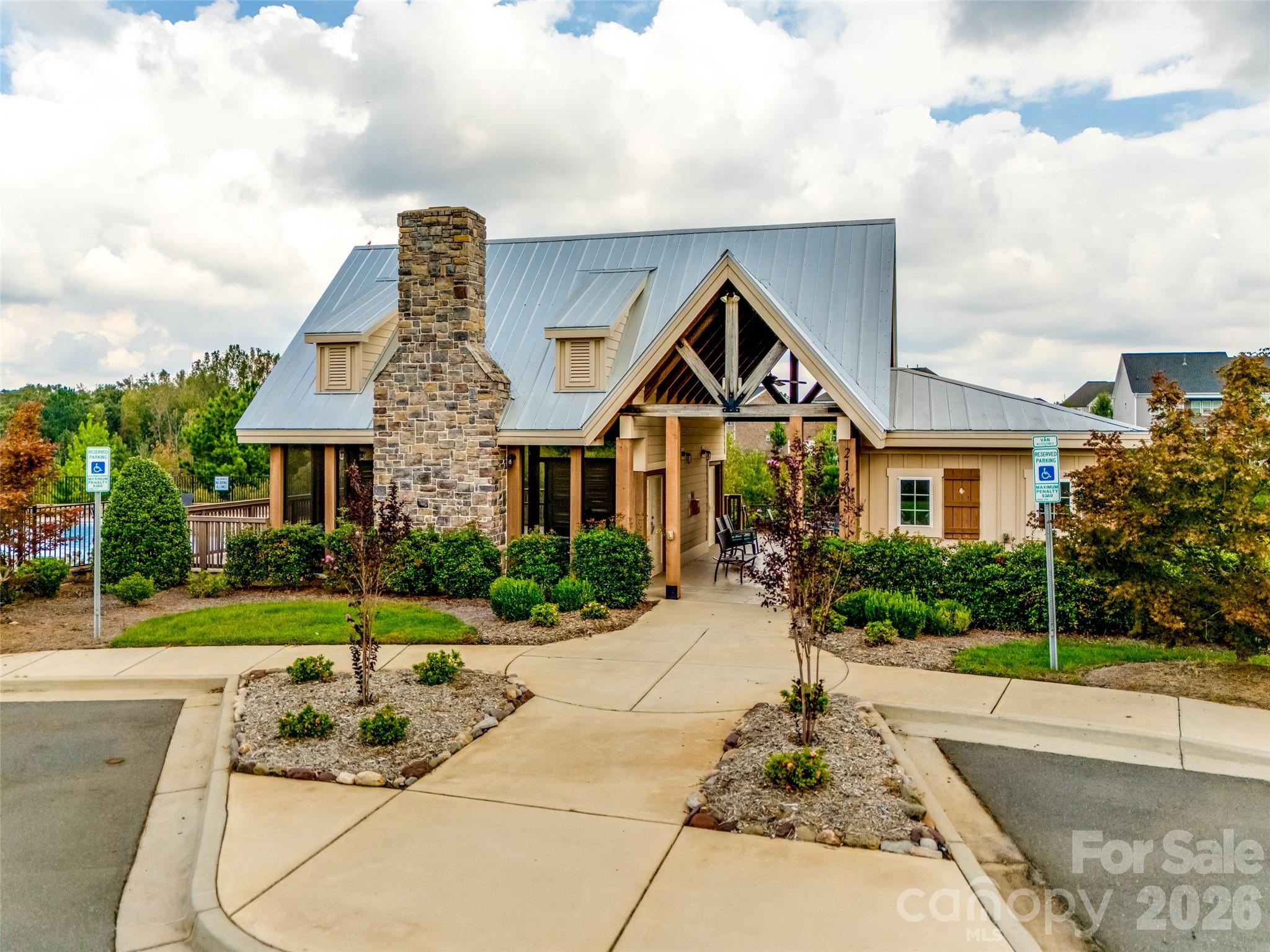 5212 Meadowcroft Way