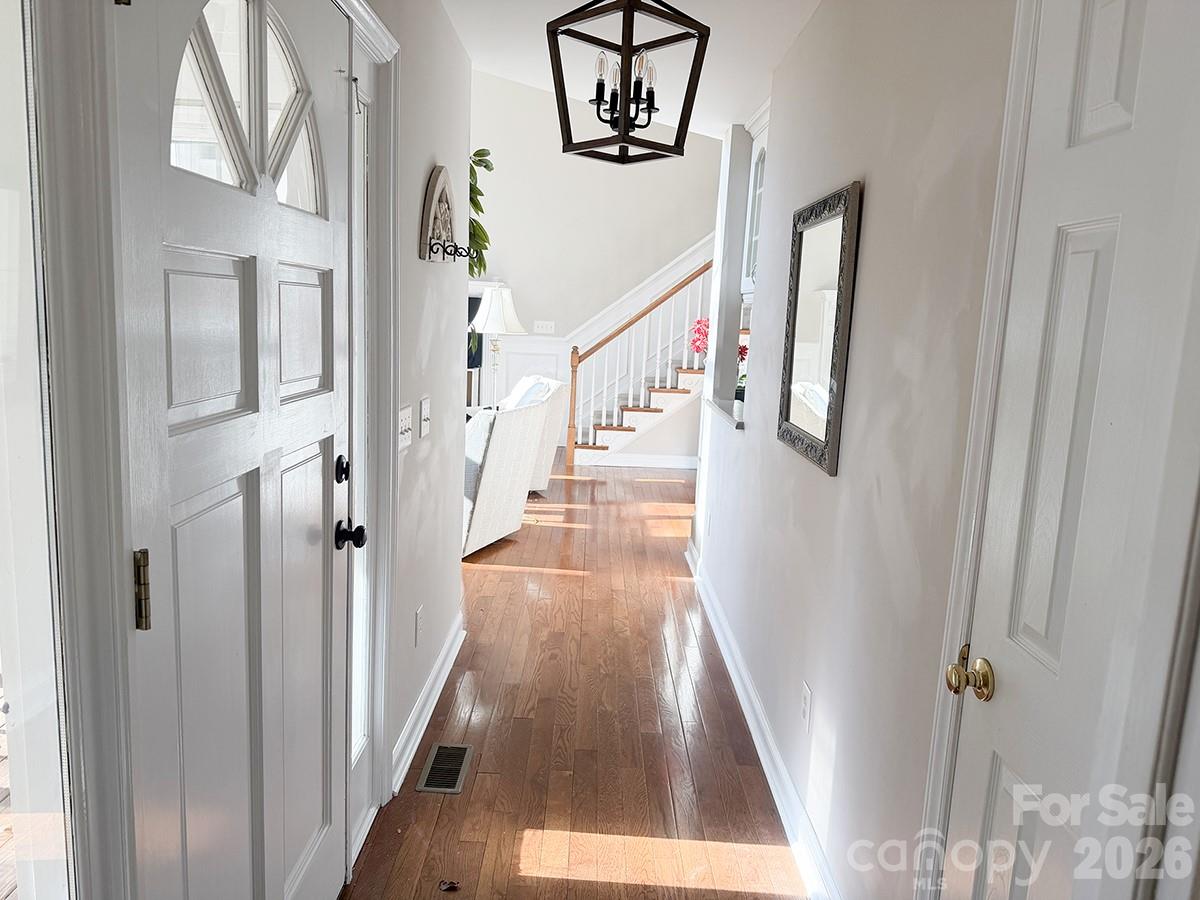 719 Victorian Lane