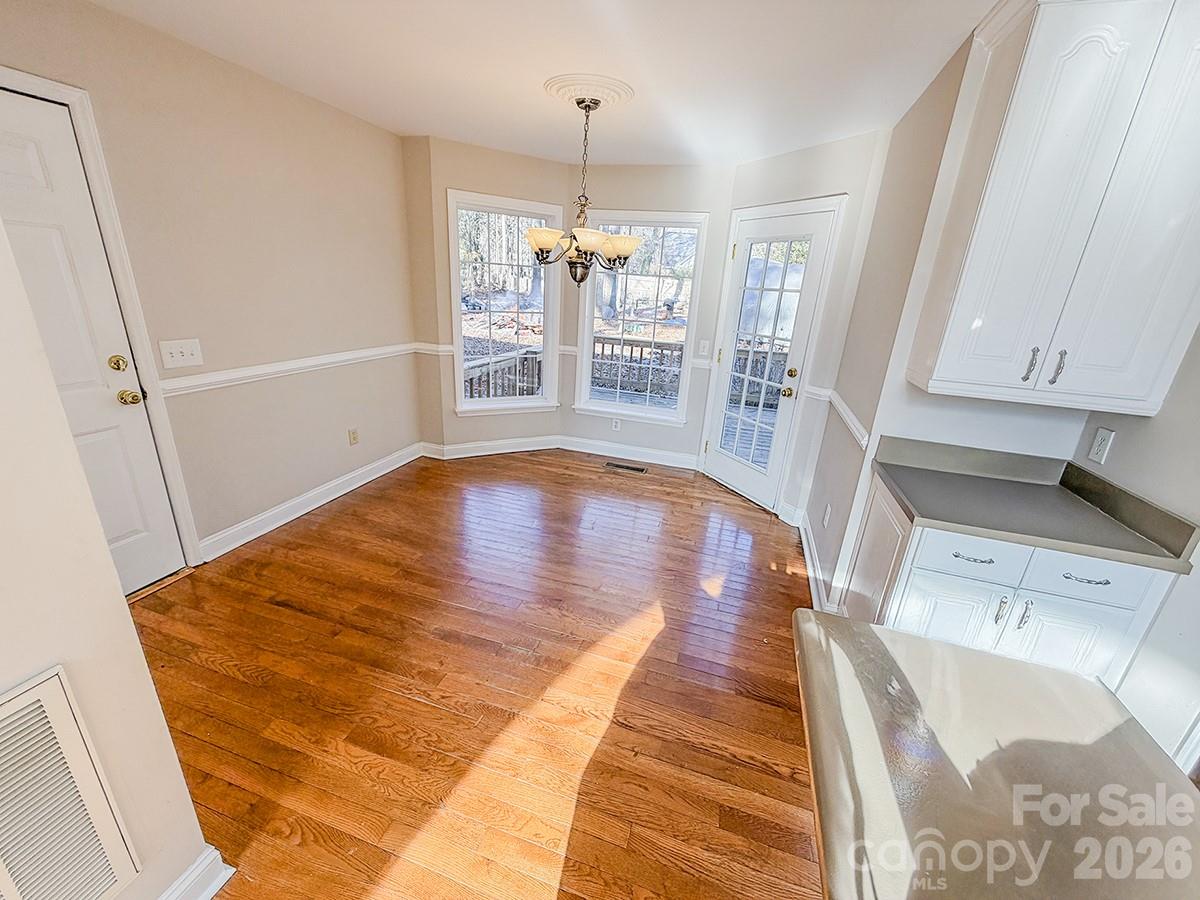 719 Victorian Lane