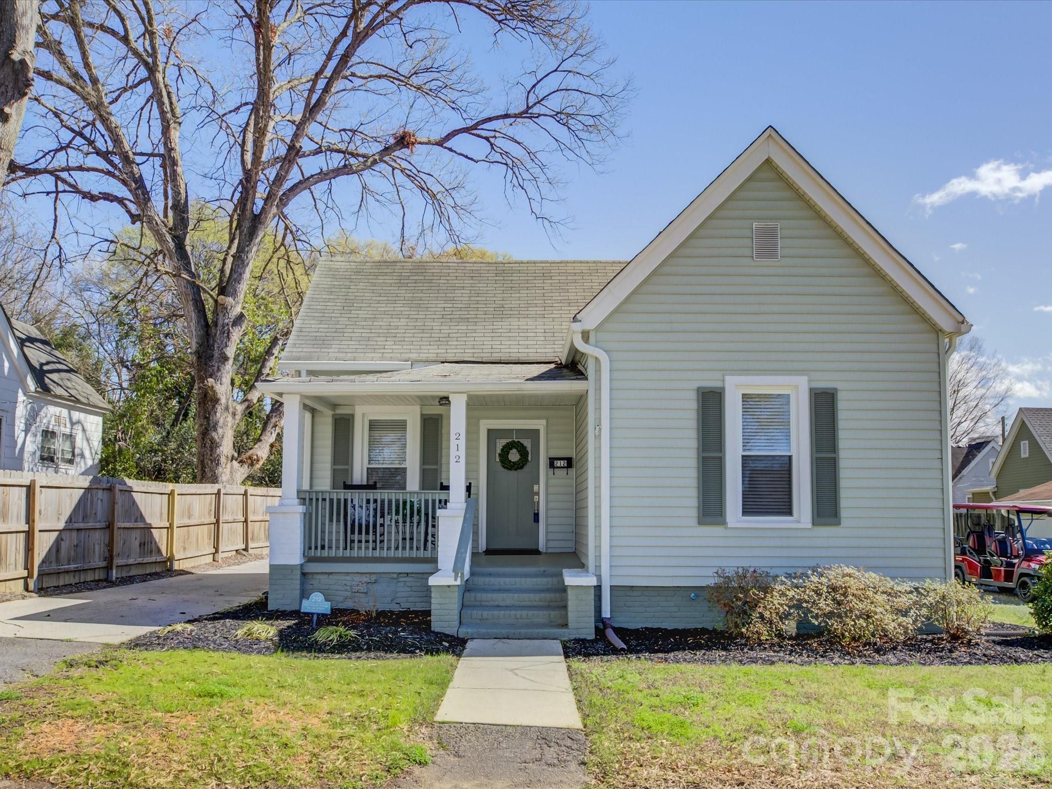 212 N Lee Street