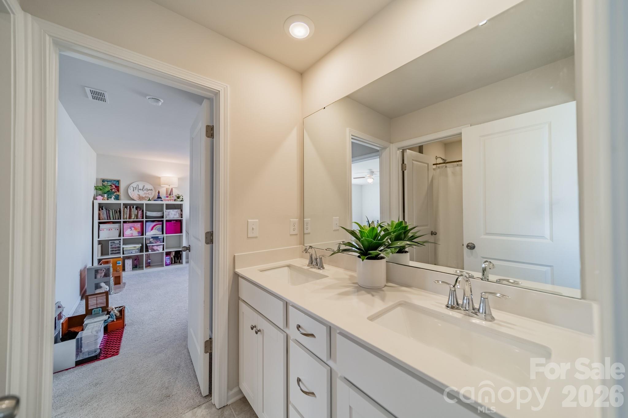 5542 Soft Shell Drive