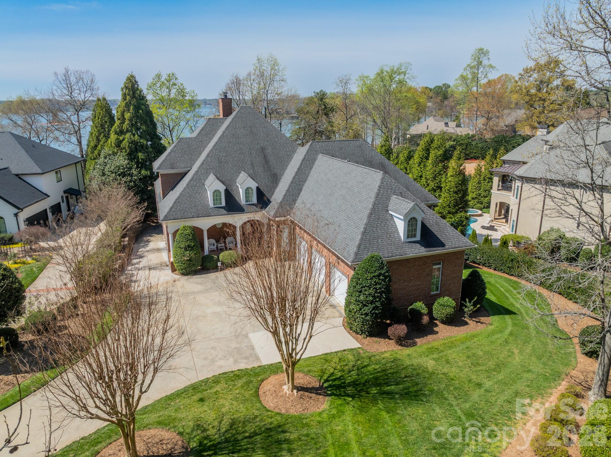 118 Pointe Harbour Lane