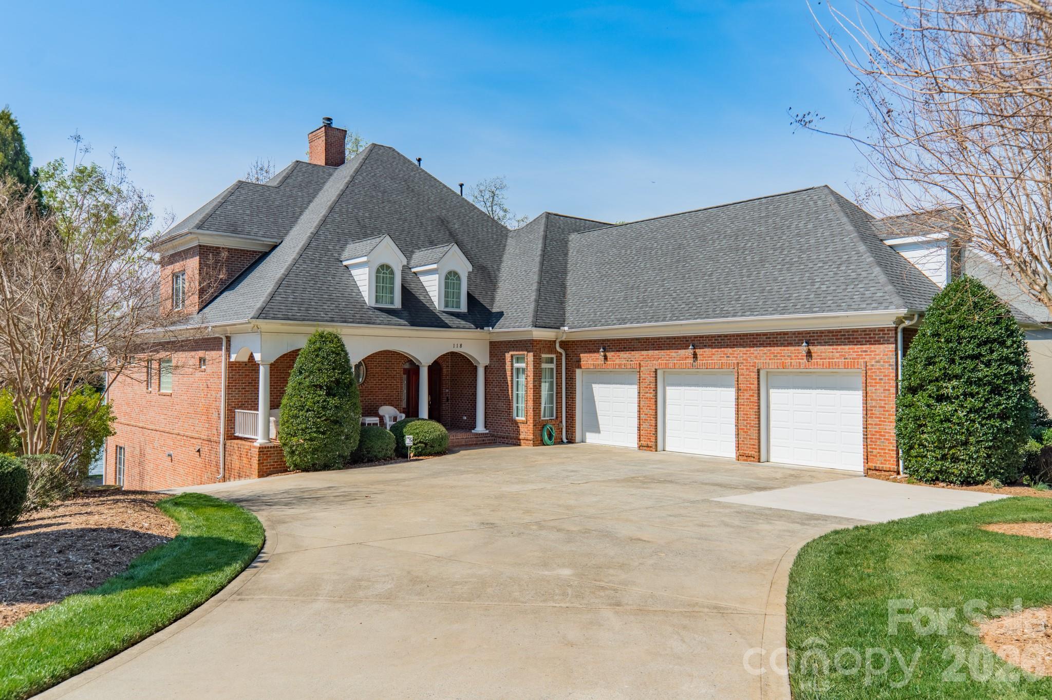 118 Pointe Harbour Lane