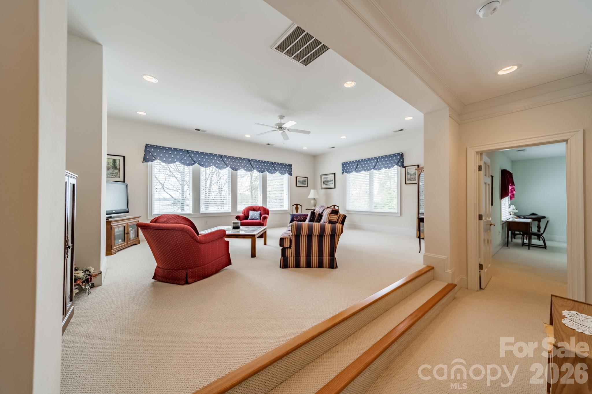 118 Pointe Harbour Lane