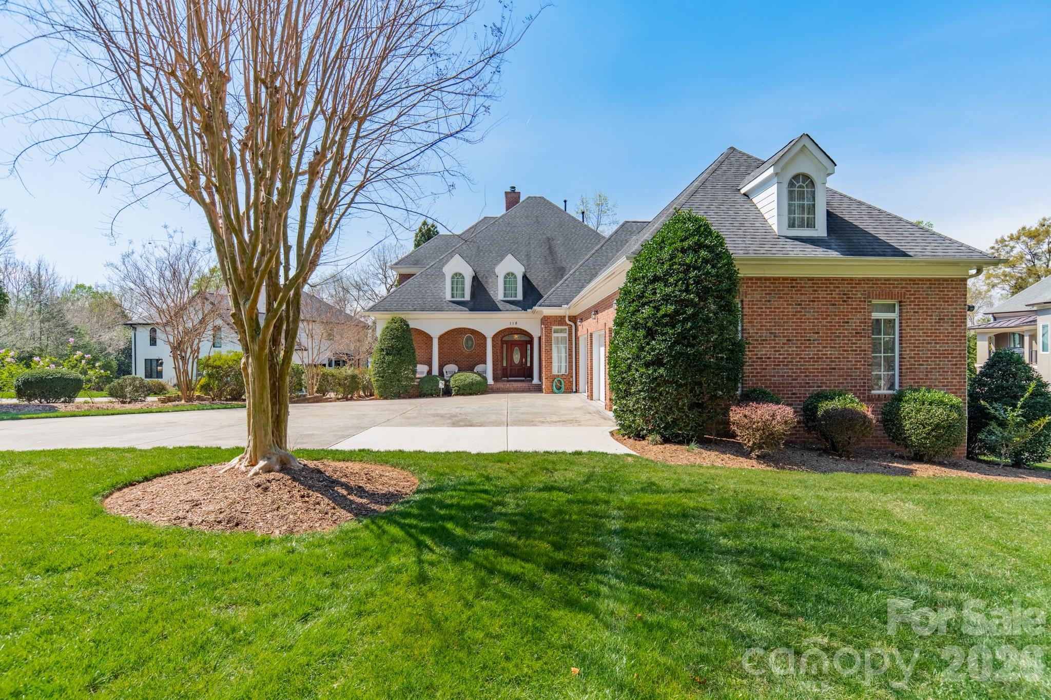 118 Pointe Harbour Lane