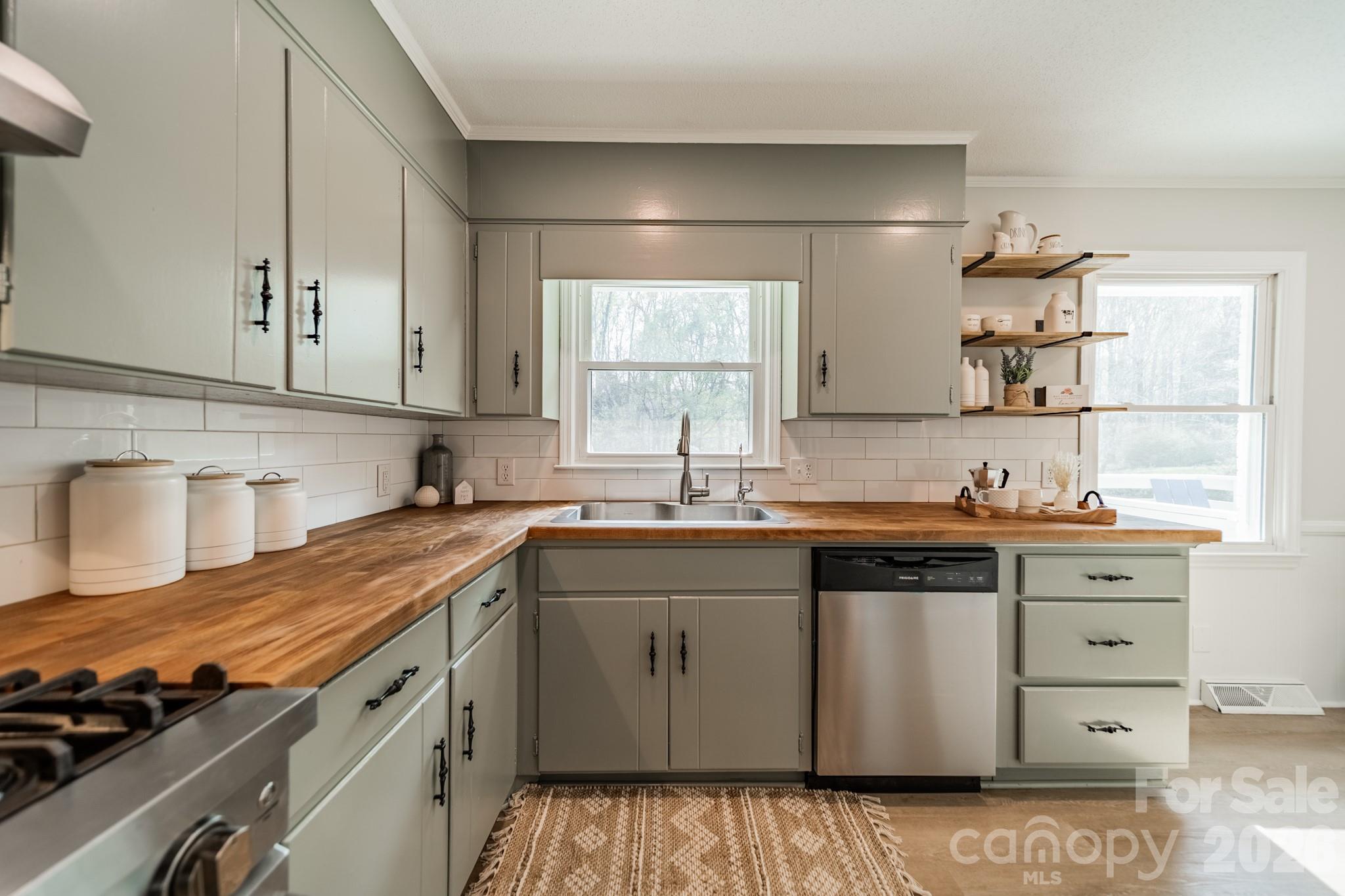 2023 Briarwood Circle