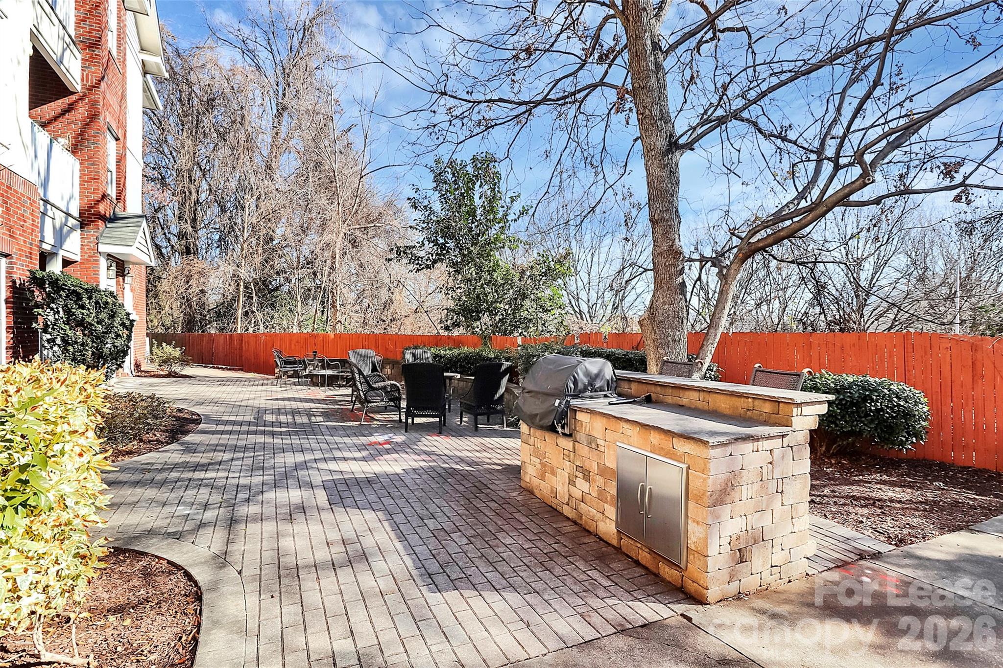 105 S Summit Avenue