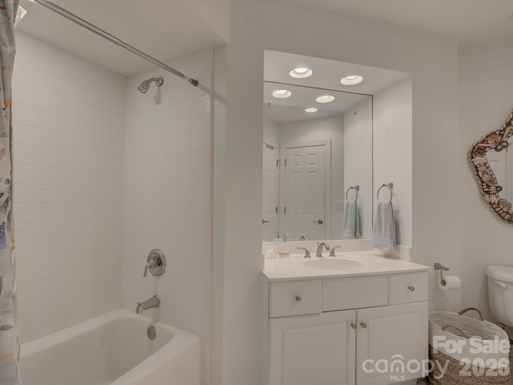 8905 Challis Hill Lane