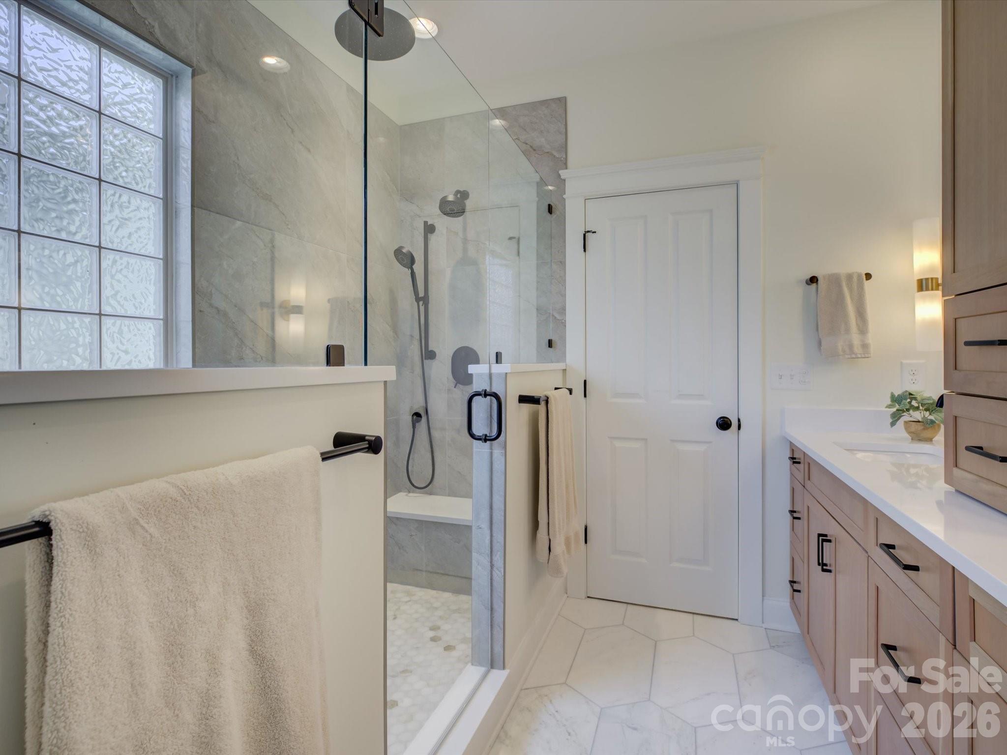 1305 Barnett Woods Crossing