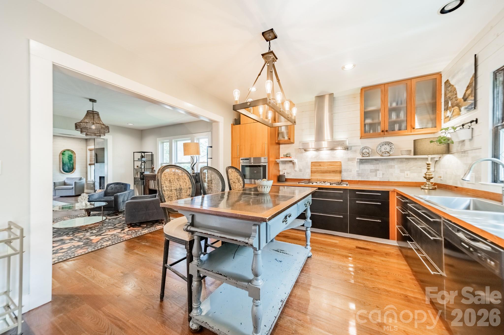 521 Forest Lane