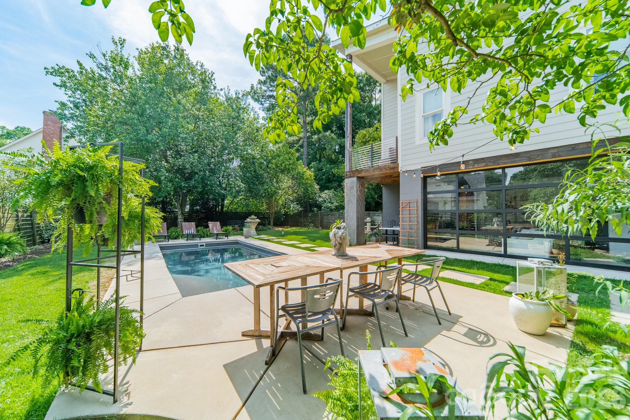 521 Forest Lane