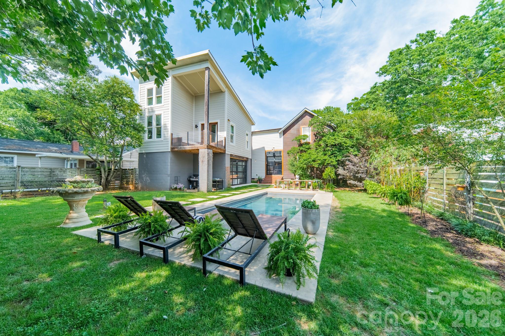 521 Forest Lane