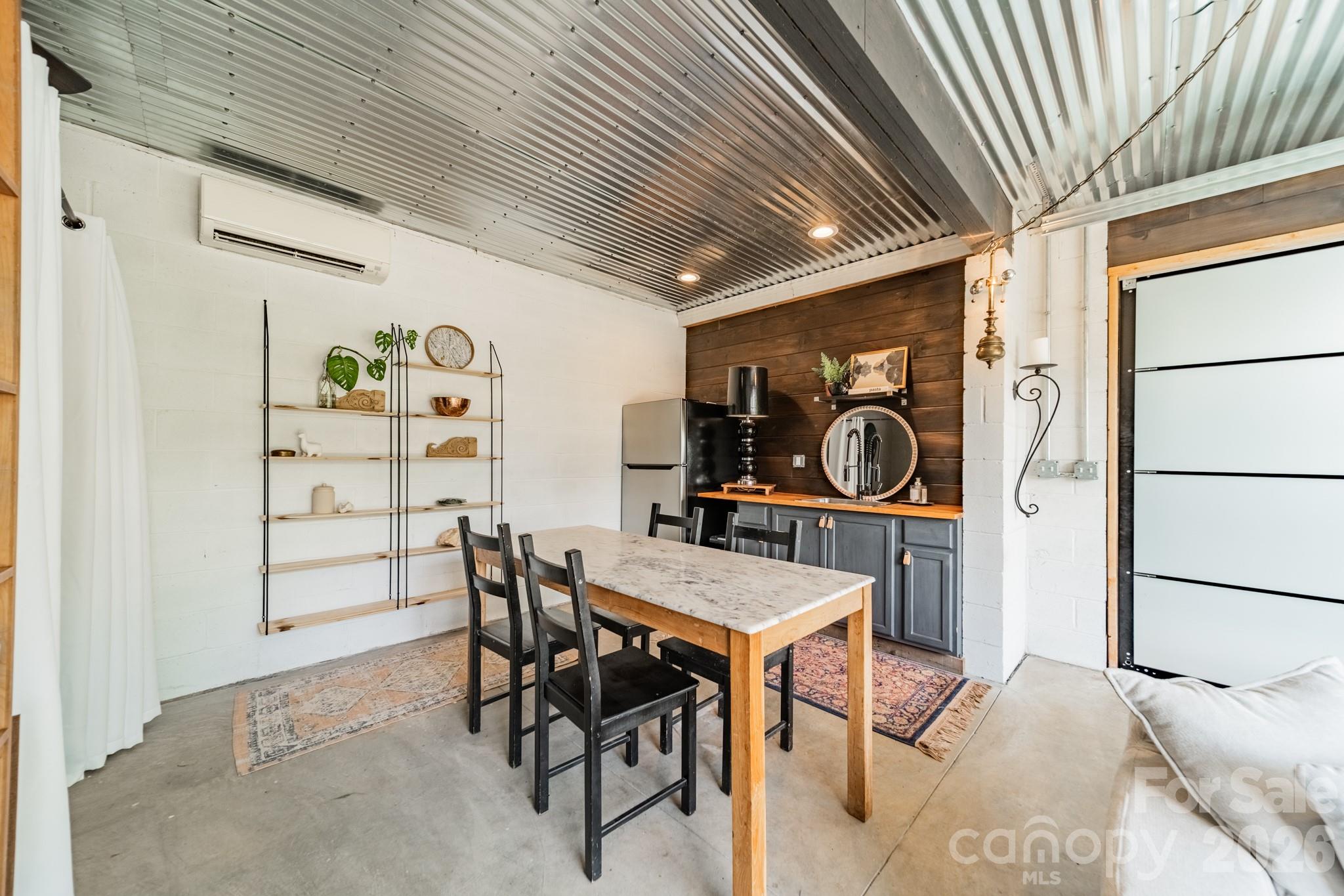521 Forest Lane