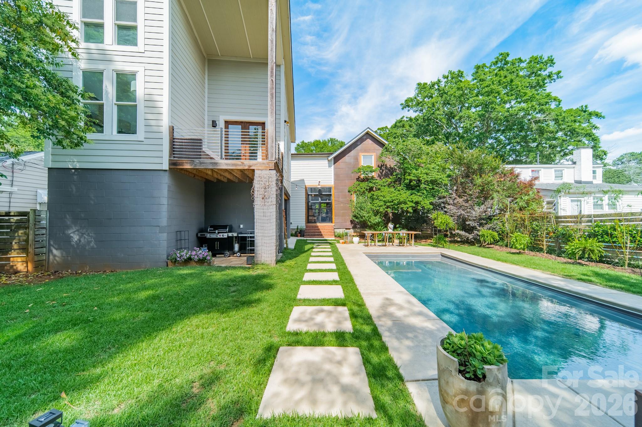 521 Forest Lane