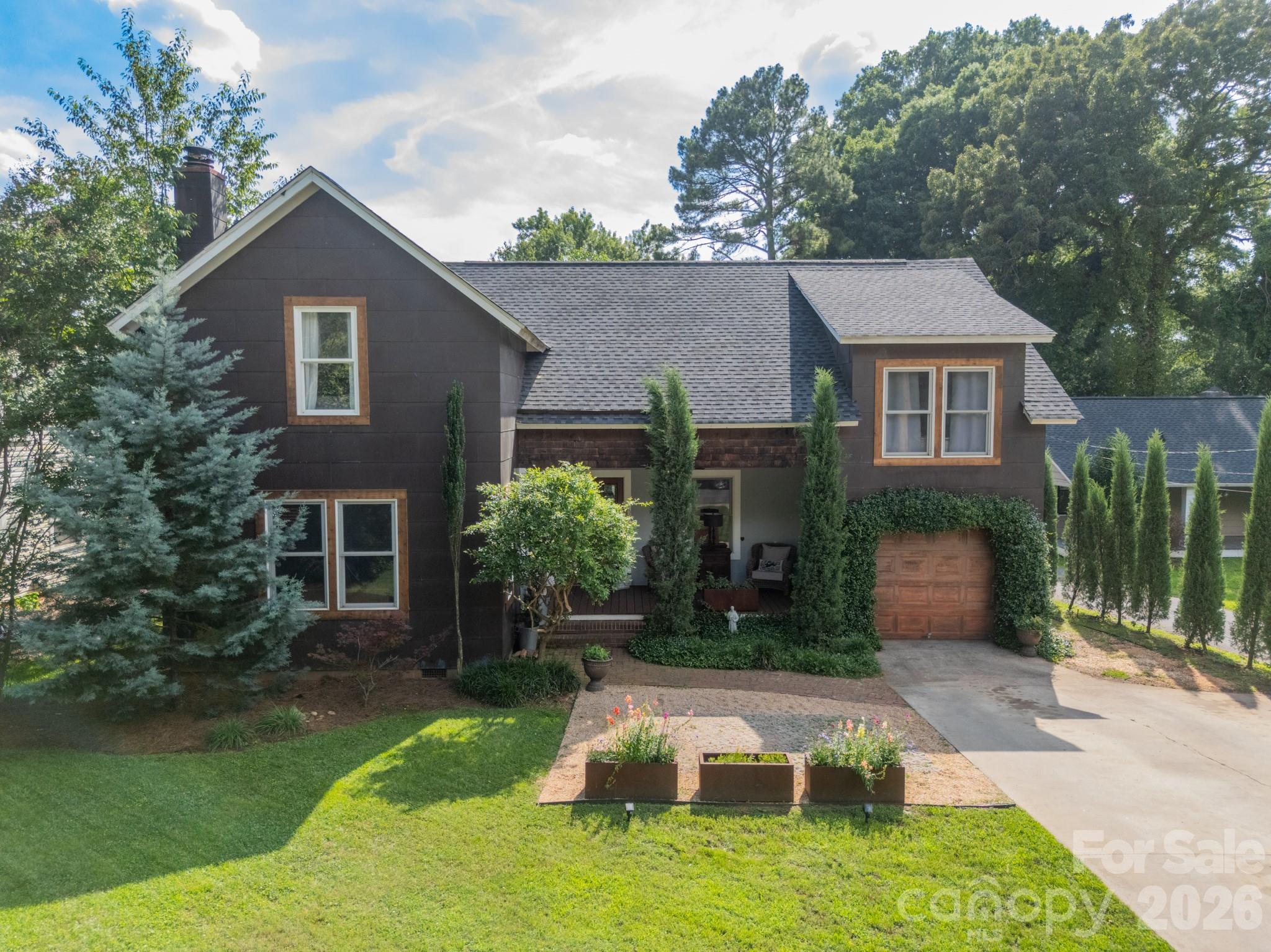 521 Forest Lane