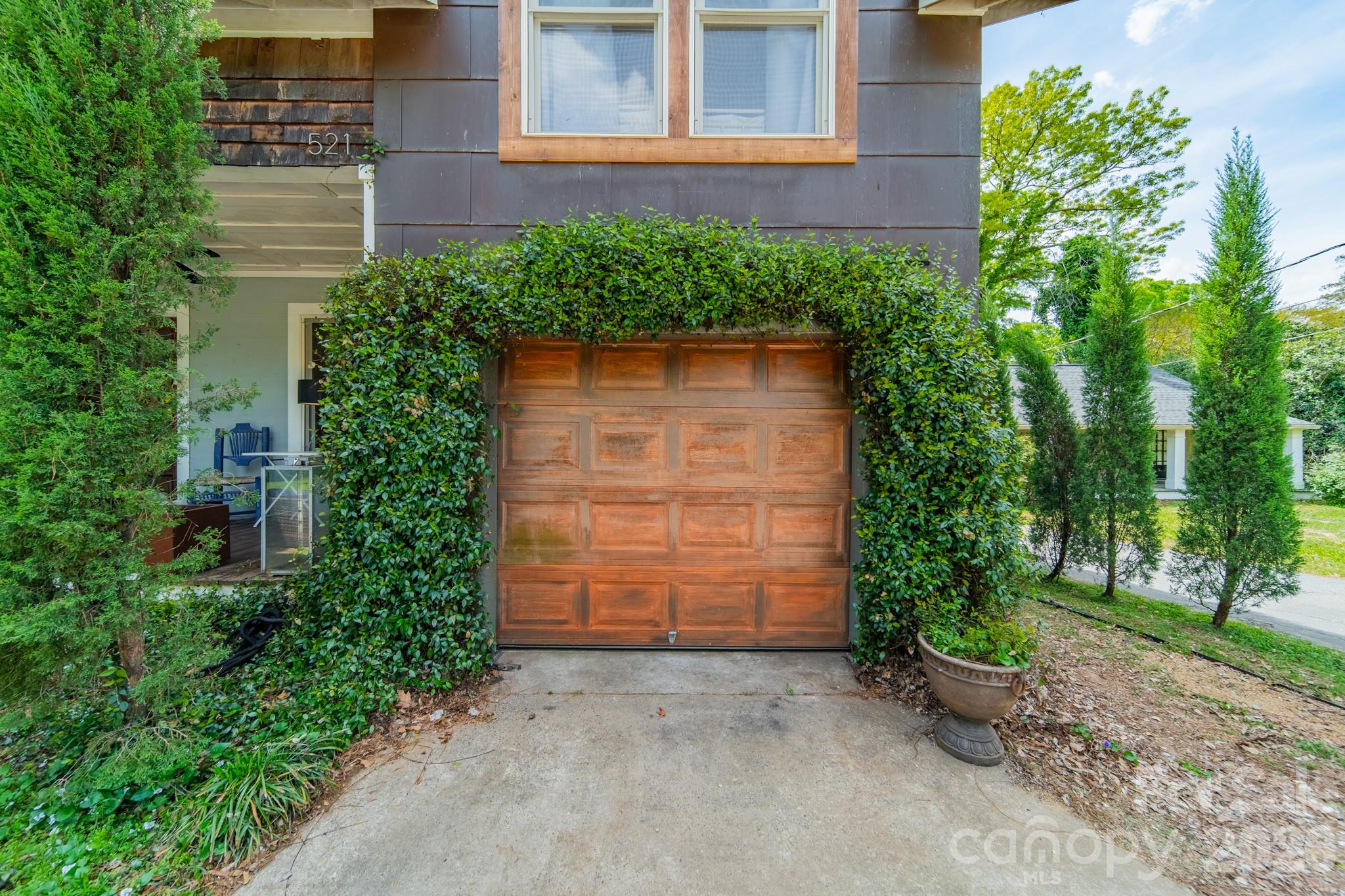 521 Forest Lane
